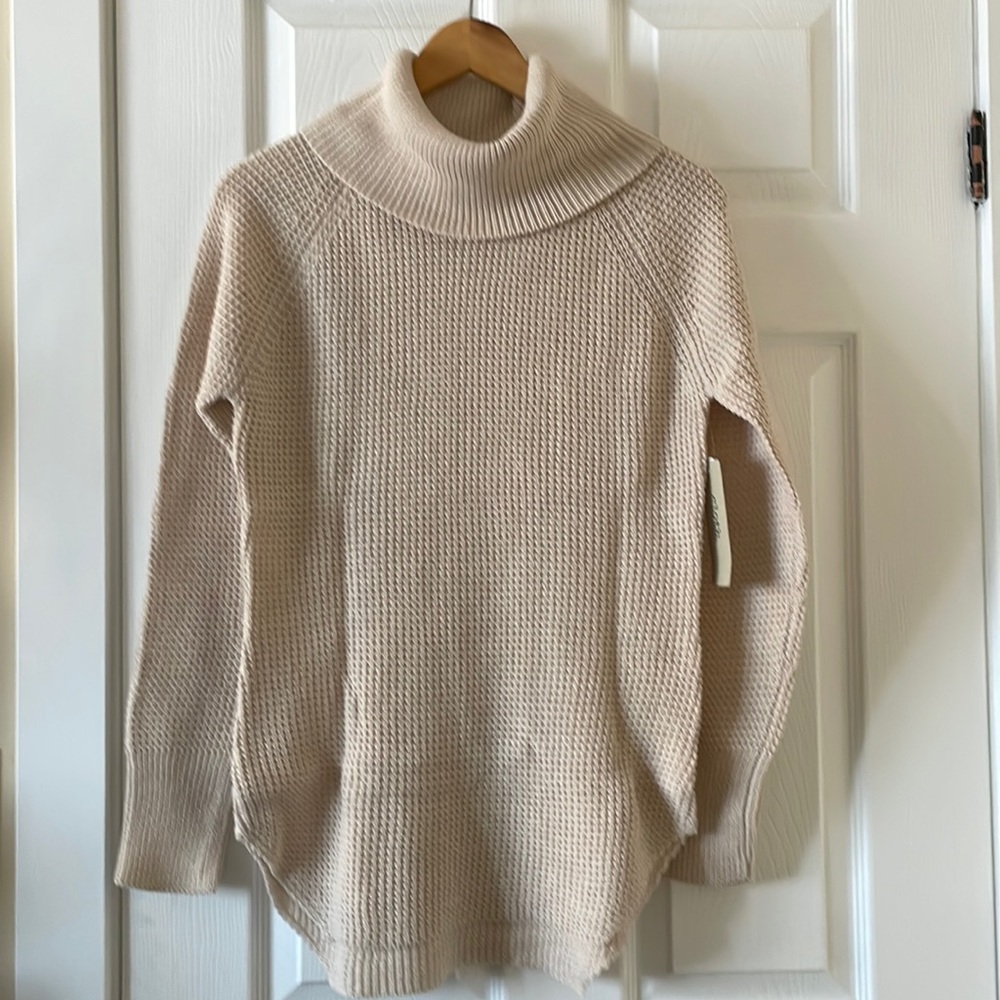 Cloth cream colored tunic sweater